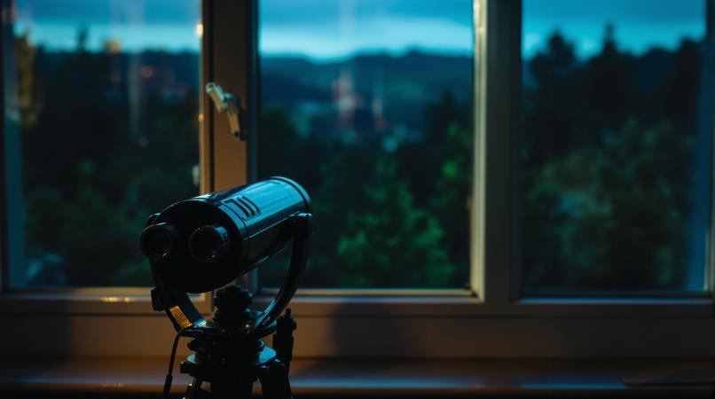 What Makes Binoculars Good in Low Light? — binoculars and outdoor optics guide